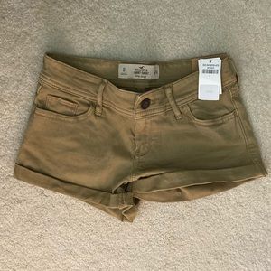 Khaki Hollister Shorts (0)